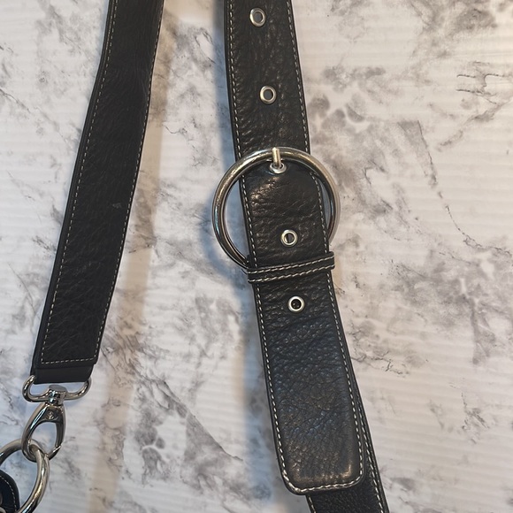 OiOI Australia Pompeian Leather Diaper Bag black with stroller straps - Picture 7 of 15